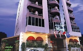 Broadway Hotel